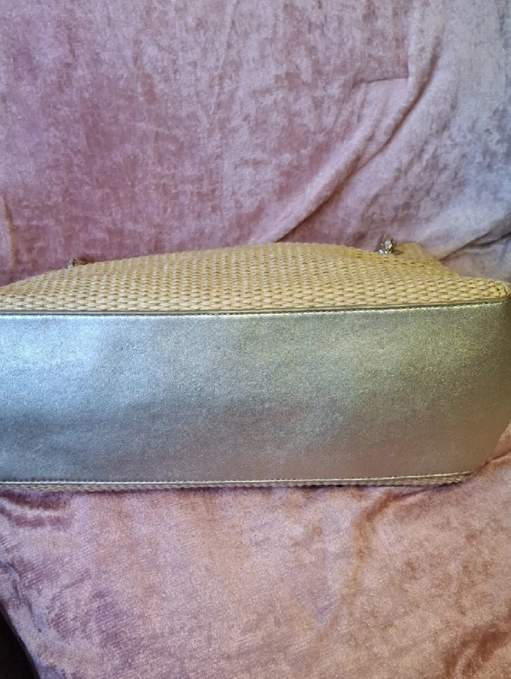 EUC Tory Burch Gold Raffia Shoulder Tote with Tassel - Picture 4 of 10